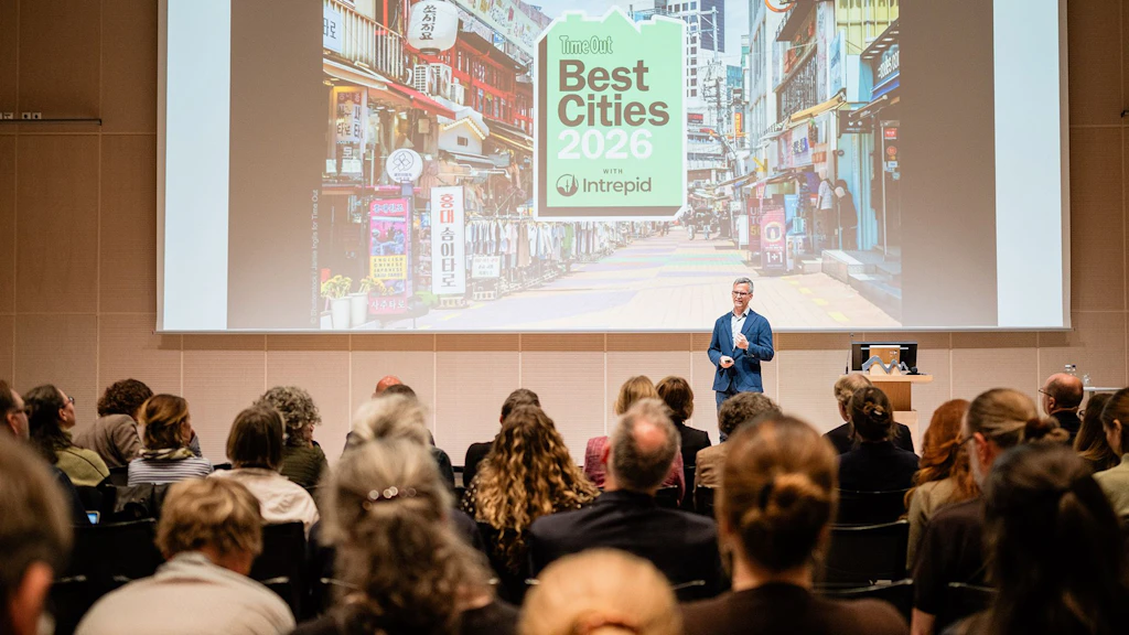 Das Bild zeigt den Leiter der Sektion Baukultur, Oliver Martin, bei seiner Präsentation.